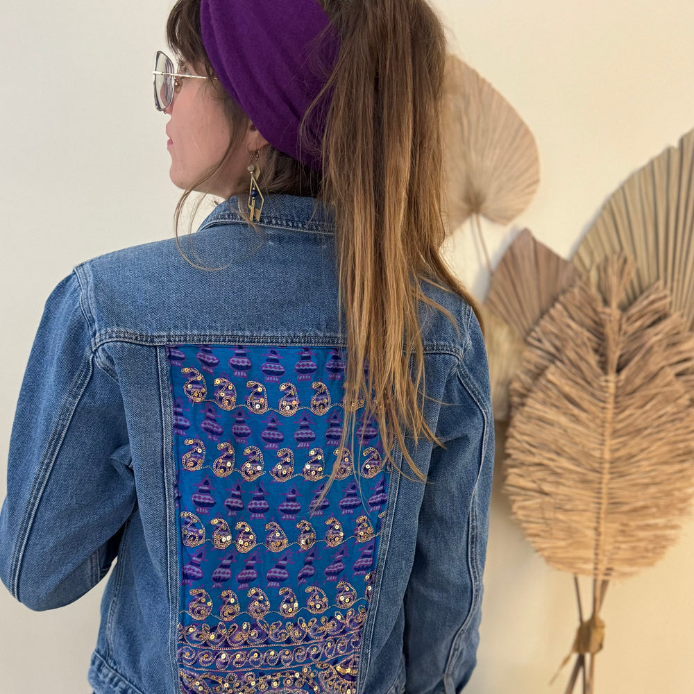 
                      
                        NEU: Upgecycelte Secondhand Jacken
                      
                    