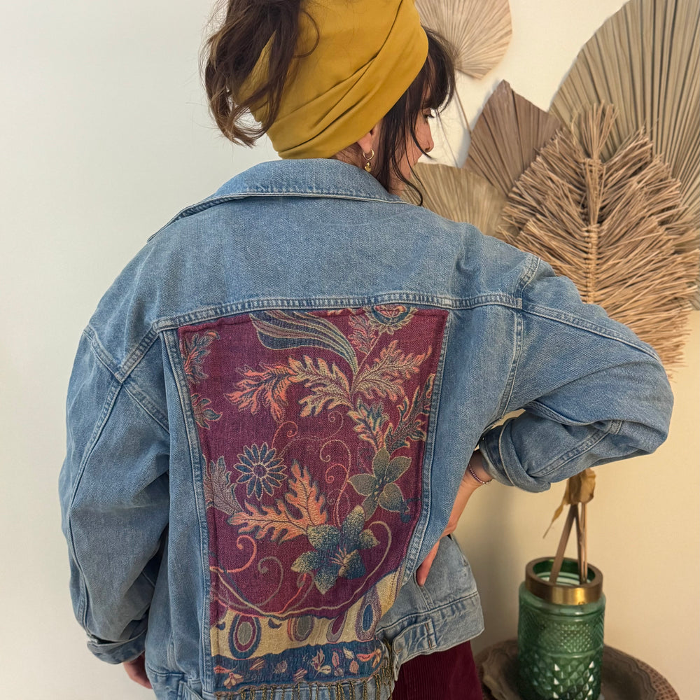 
                      
                        NEU: Upgecycelte Secondhand Jacken
                      
                    