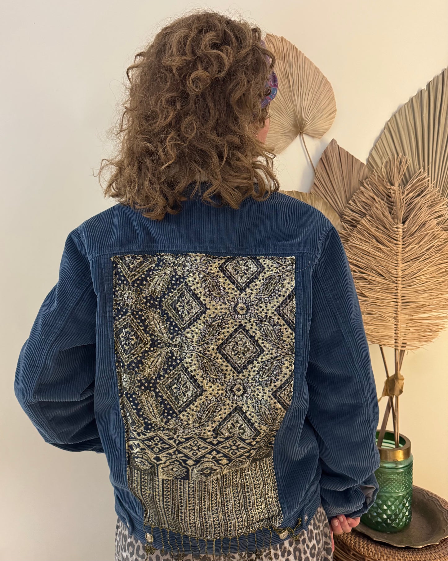 NEU: Upgecycelte Secondhand Jacken