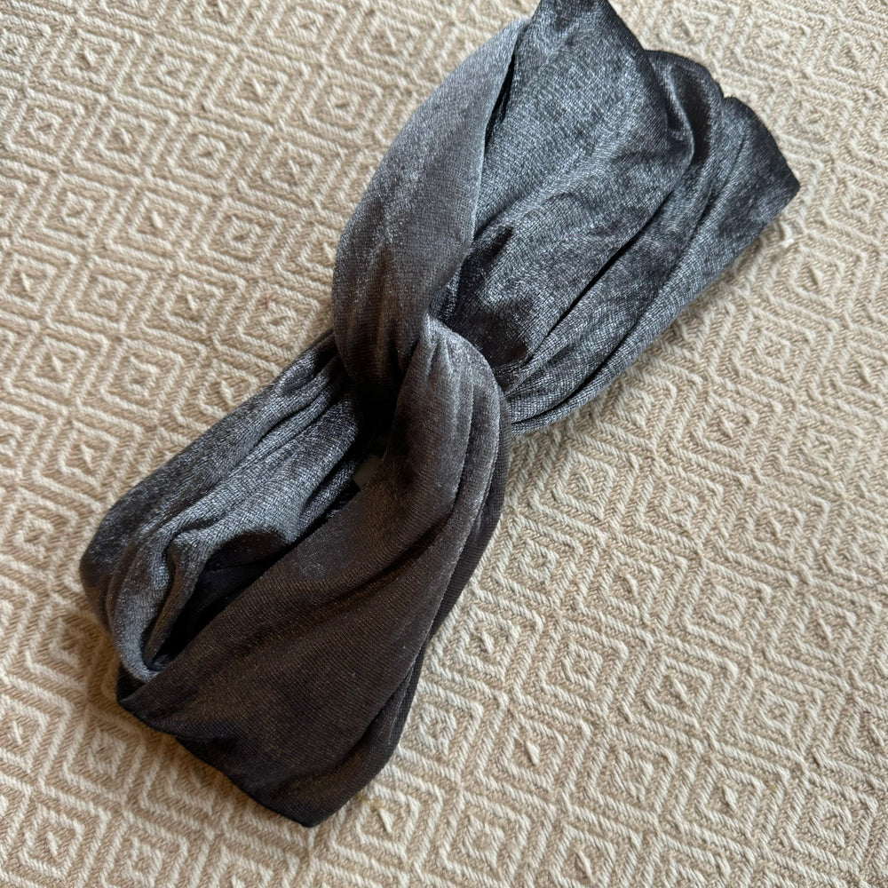 
                      
                        Upcycled velvet cloth ribbons 
                      
                    