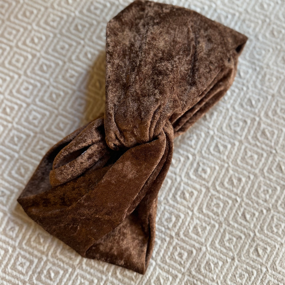 
                      
                        NEU: Upcycling Tuchbänder Samt
                      
                    