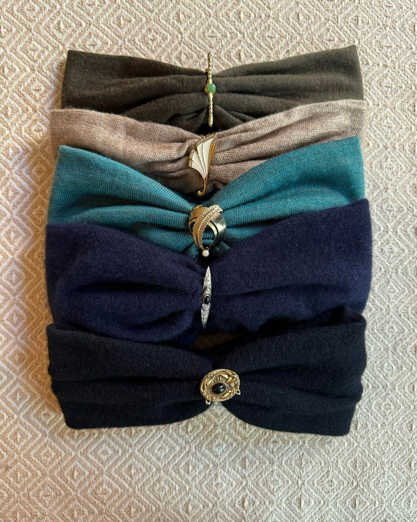 Broschenbänder Wolle