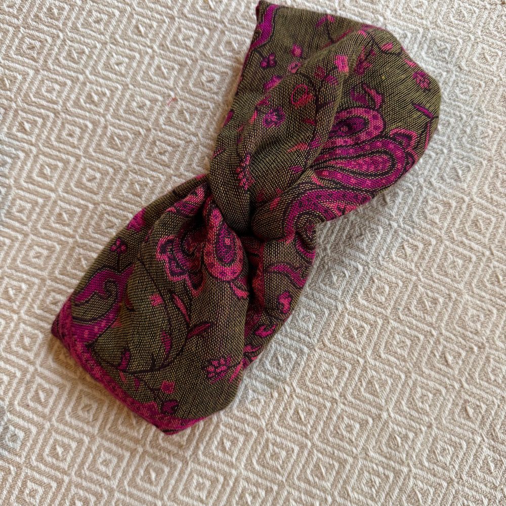 
                      
                        Tuchbänder Paisley Love
                      
                    