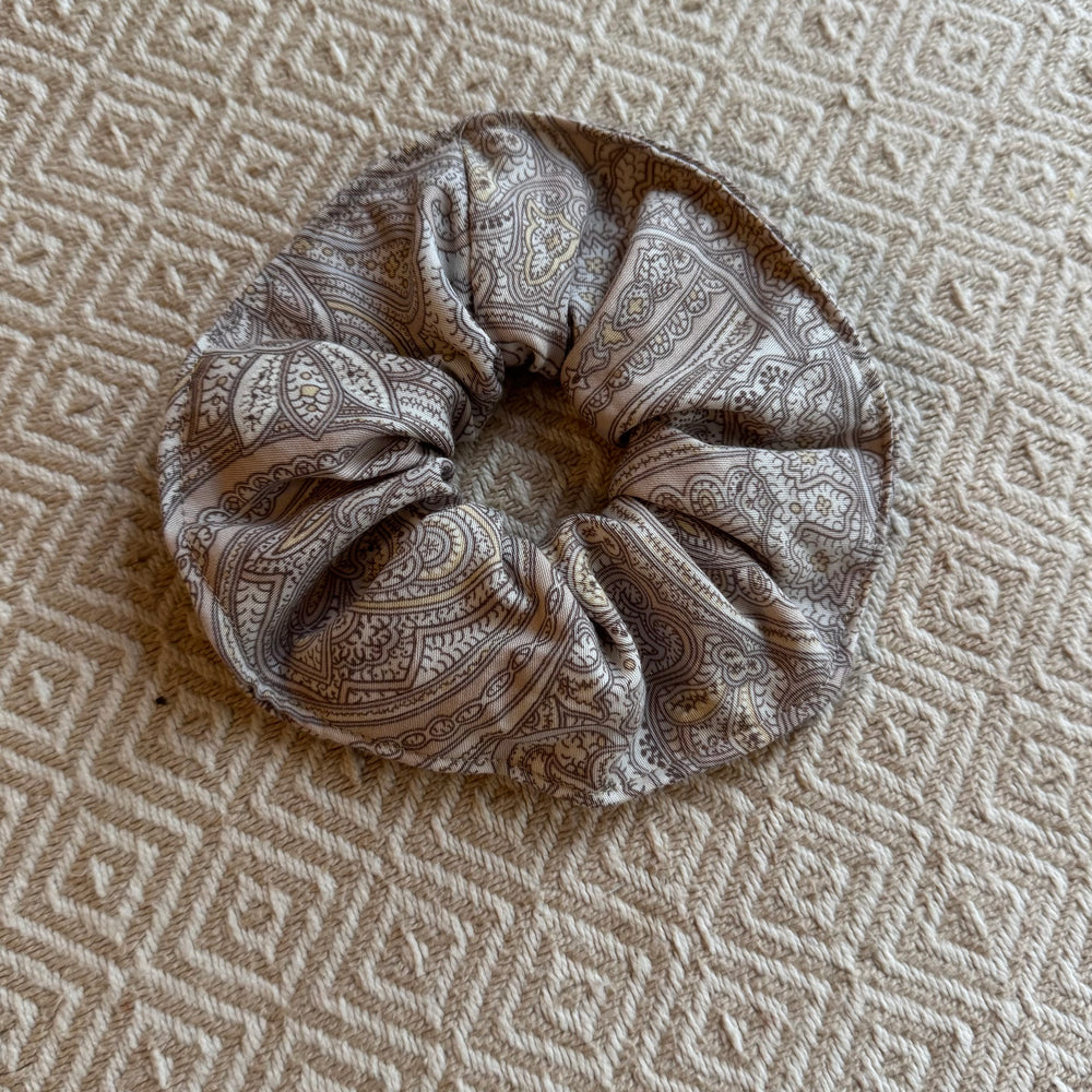 
                      
                        NEU: Upgecycelte Scrunchies
                      
                    
