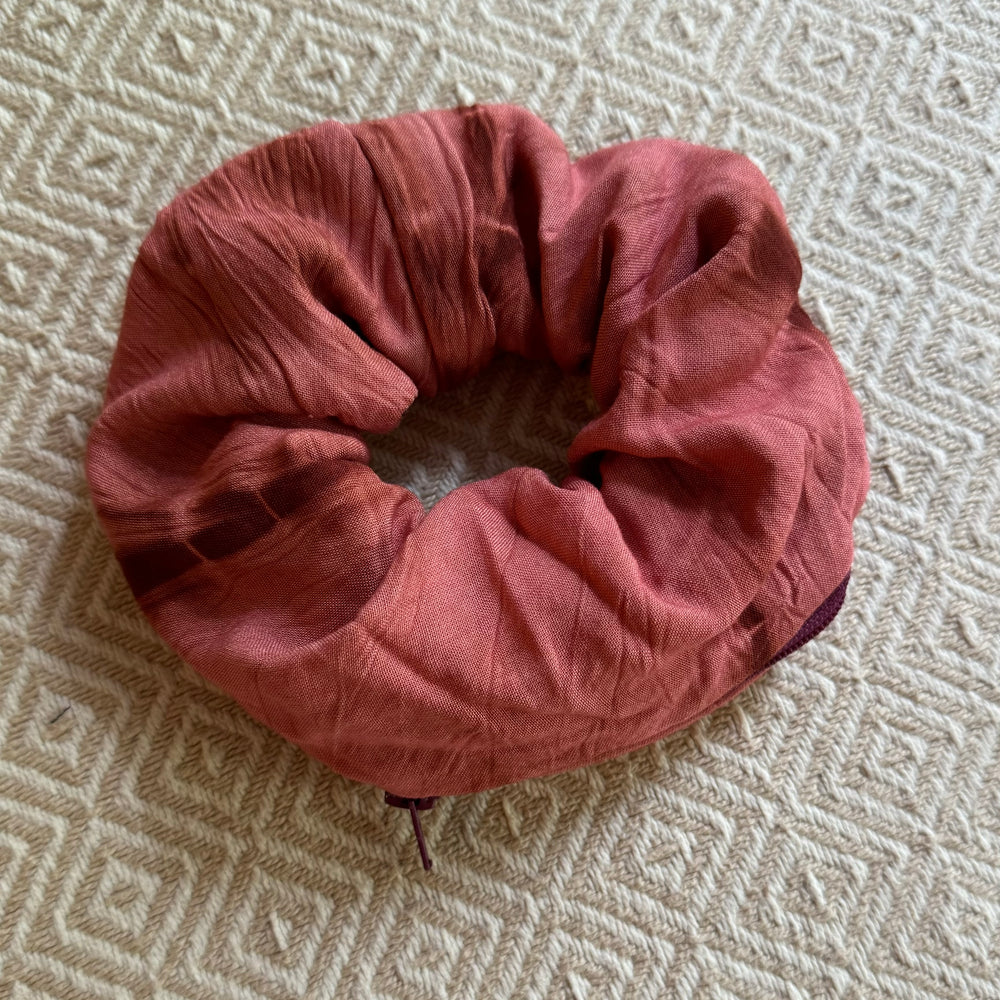 
                      
                        Upgecycelte Pocket Scrunchies
                      
                    