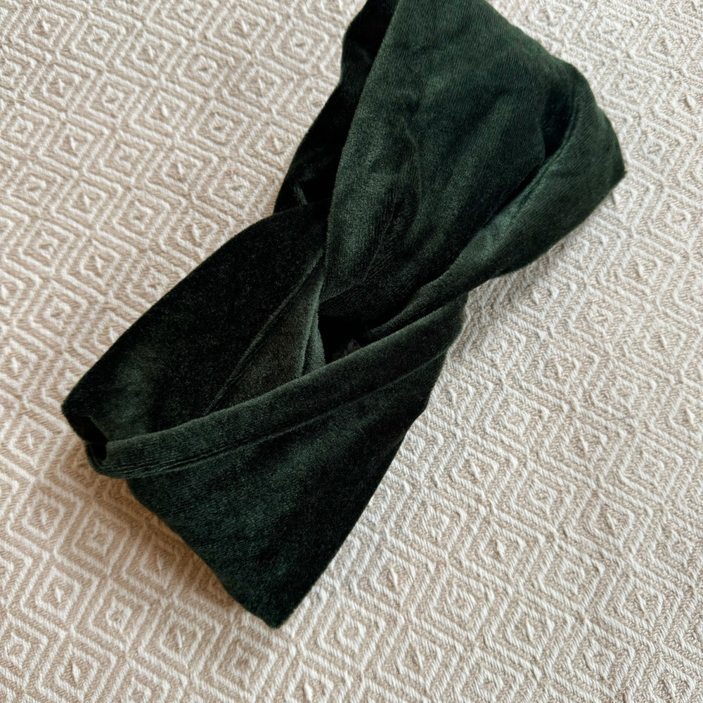 
                      
                        Upcycled velvet cloth ribbons 
                      
                    