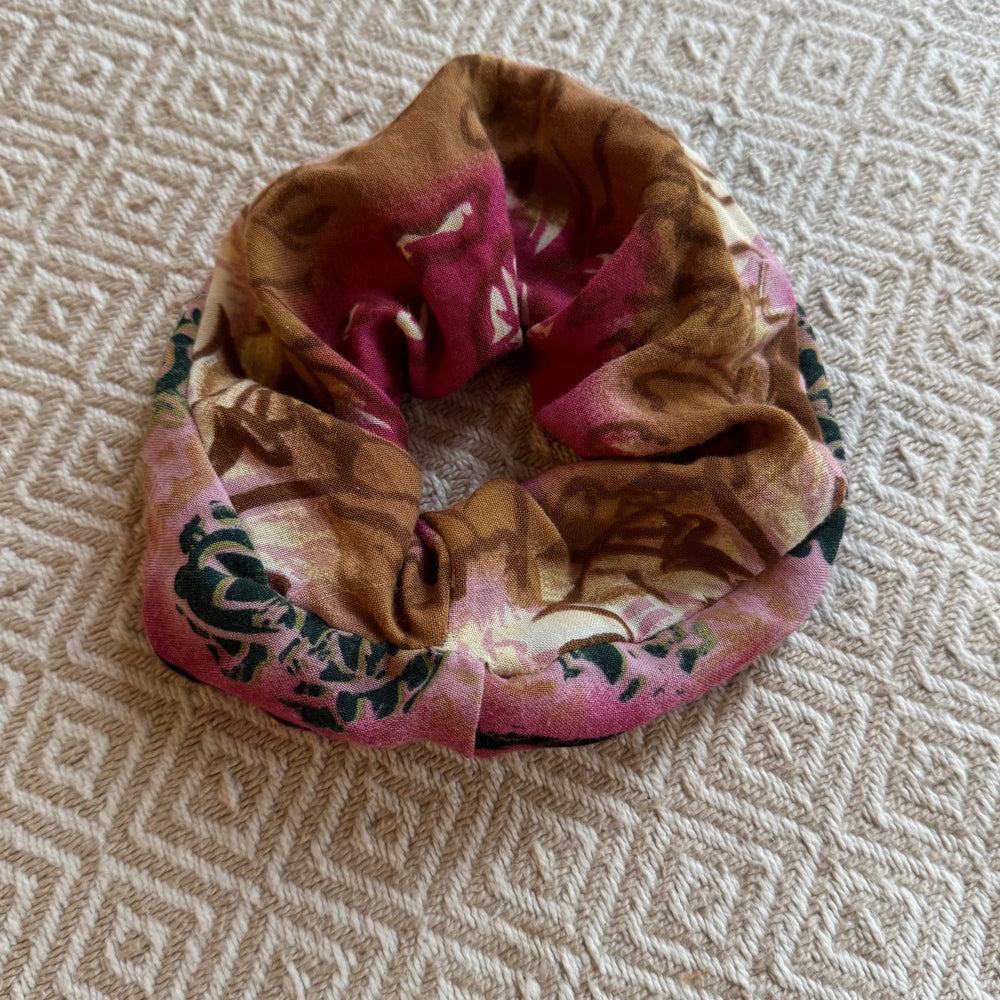 
                      
                        NEU: Upgecycelte Scrunchies
                      
                    