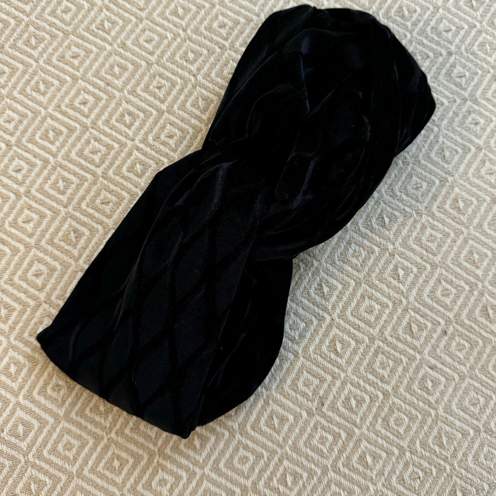 
                      
                        Upcycled velvet cloth ribbons 
                      
                    