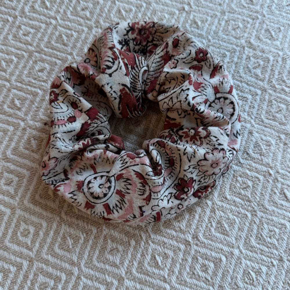 
                      
                        NEU: Upgecycelte Scrunchies
                      
                    