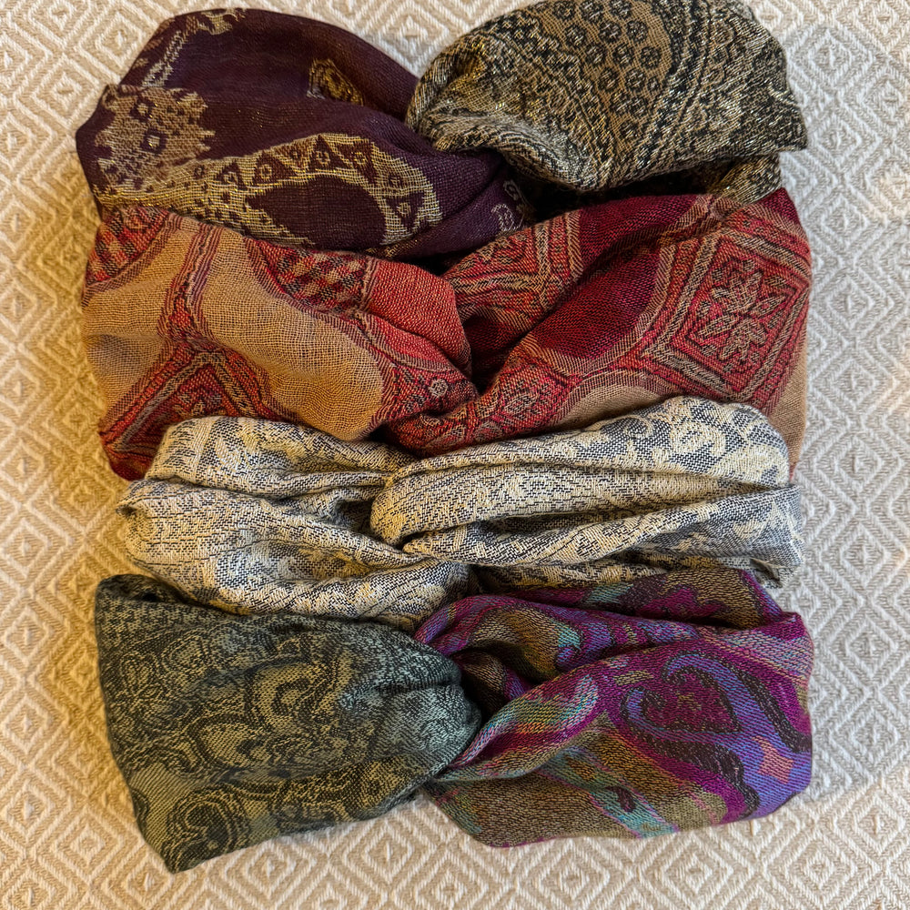 
                      
                        Tuchbänder Paisley Love
                      
                    